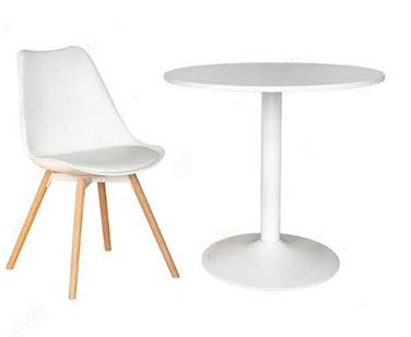 Chaises et tables blanche